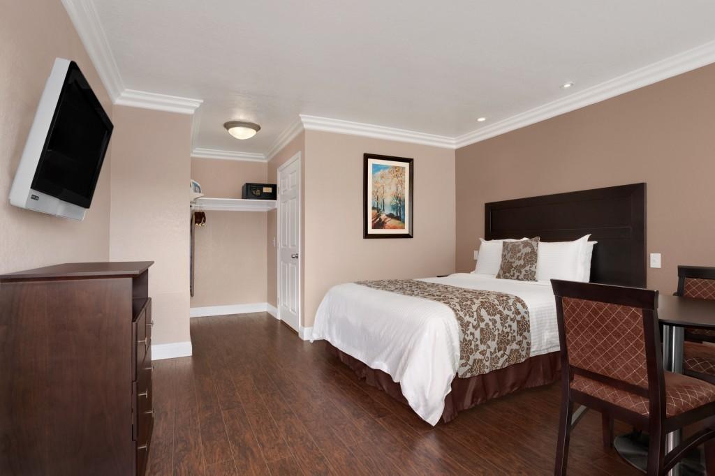 Travelodge Ломпок Экстерьер фото